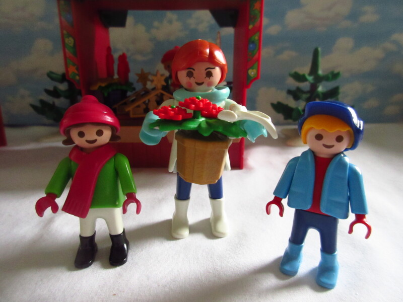 It's advent for the Playmobil people in our house...