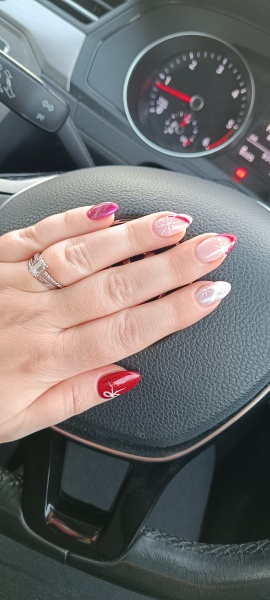 I want to see your nails!