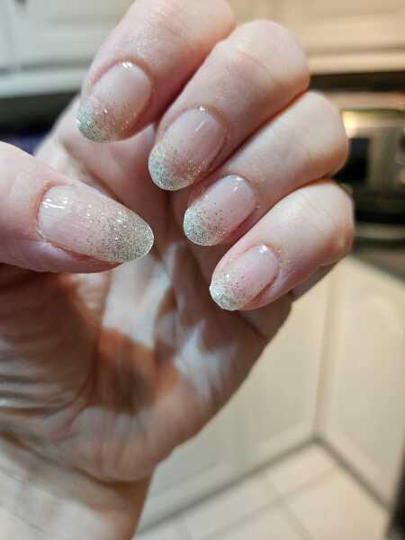 I want to see your nails!