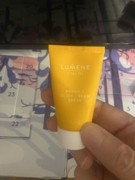 General “Waifs and Strays” Beauty Advent Calendar opening thread.