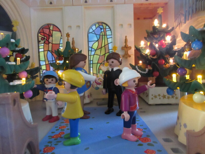 It's advent for the Playmobil people in our house...