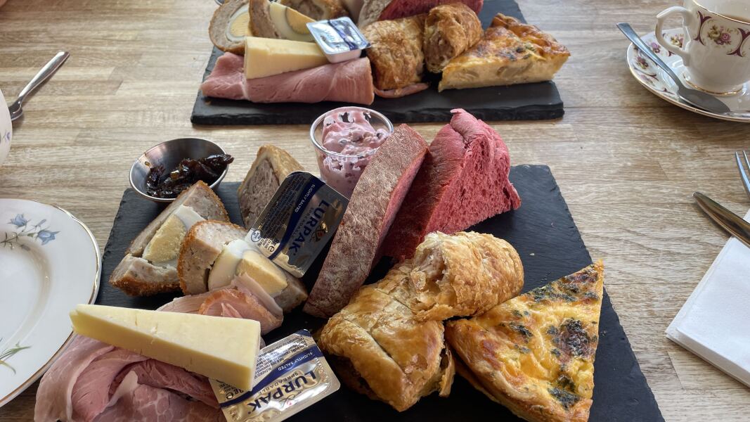 To Have a Mini Afternoon Tea Rant