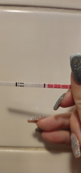 Line eyes or pregnant?