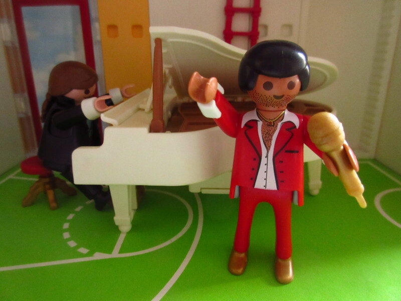 It's advent for the Playmobil people in our house...
