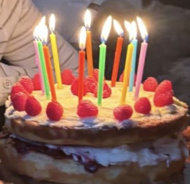 Do you think the person who made this cake is a complete amateur?
