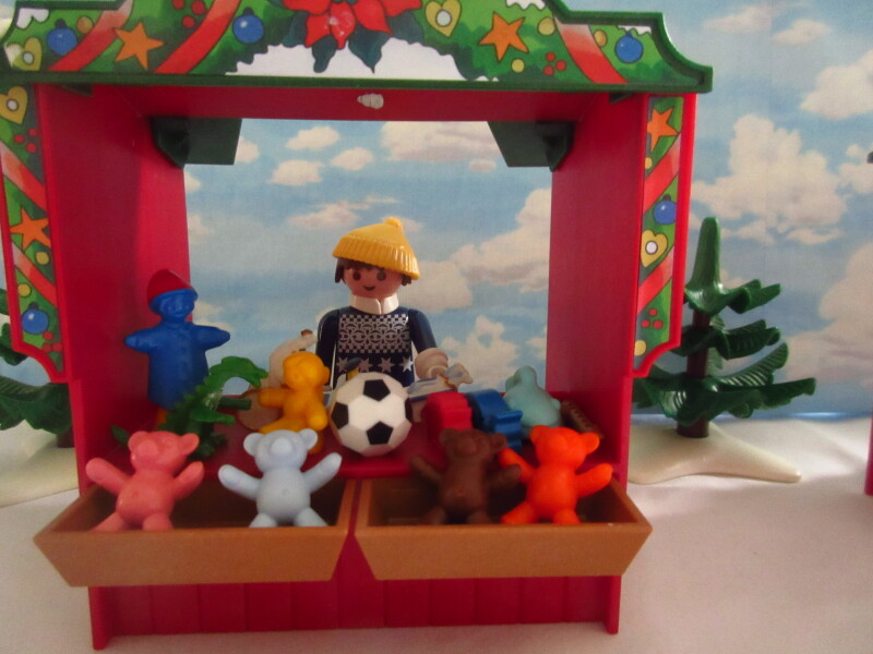 It's advent for the Playmobil people in our house...