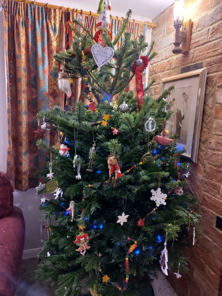 Thread 40 Starmer: Prettig Kerstfeest, Nollaig Shona, Hyvää Joulua, Nadolig Llawen ,圣诞快乐, God Jul, Feliz Navidad, Bouan Noué, Nollaig Chridheil.