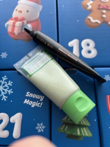 General “Waifs and Strays” Beauty Advent Calendar opening thread.