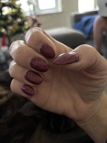 I want to see your nails!