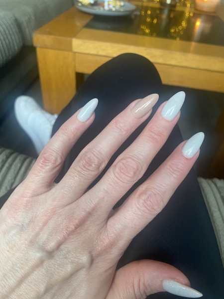 I want to see your nails!