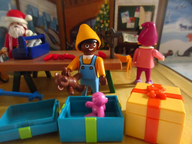 It's advent for the Playmobil people in our house...