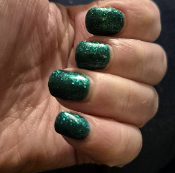 I think I'm done with glittery nails at Christmas