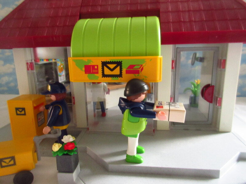 It's advent for the Playmobil people in our house...