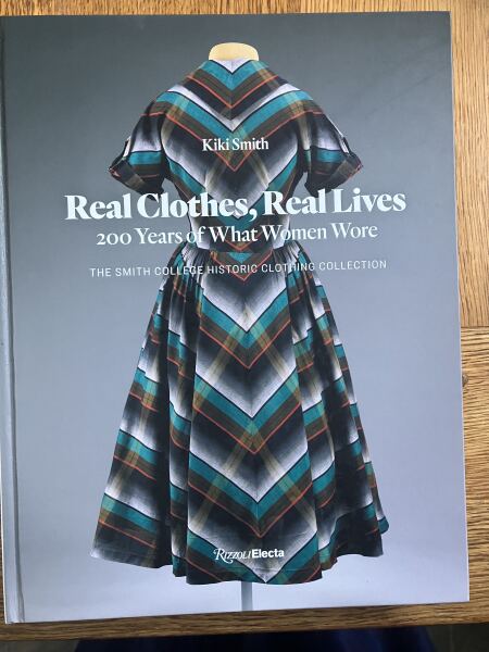Les Parisiennes des Mamansnet: It's French charm, you know, beheaded people, red wine and blood all over the place - it's romantic, it's normal.