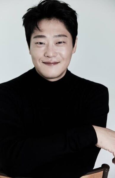 MsLatté’s Daebak Cybercafé (Kdrama addicts #50: God rest you merry gentlemen 🎶 Oppa season is just around the corner and we are here for it.