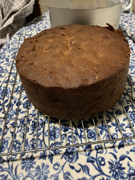 Leaving Christmas cake to cool overnight?