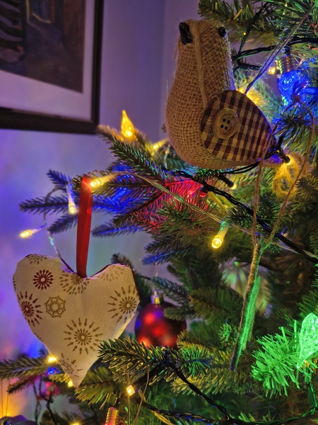 Thread 40 Starmer: Prettig Kerstfeest, Nollaig Shona, Hyvää Joulua, Nadolig Llawen ,圣诞快乐, God Jul, Feliz Navidad, Bouan Noué, Nollaig Chridheil.