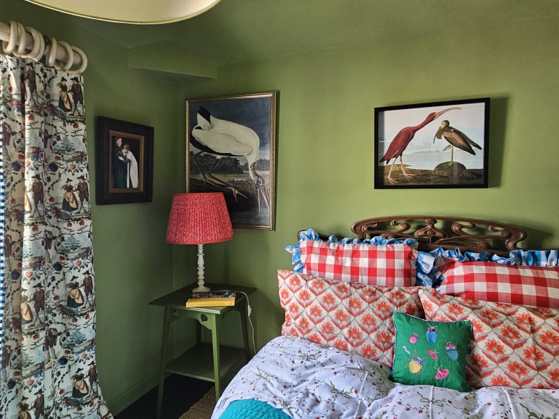 Green Lounge Paint