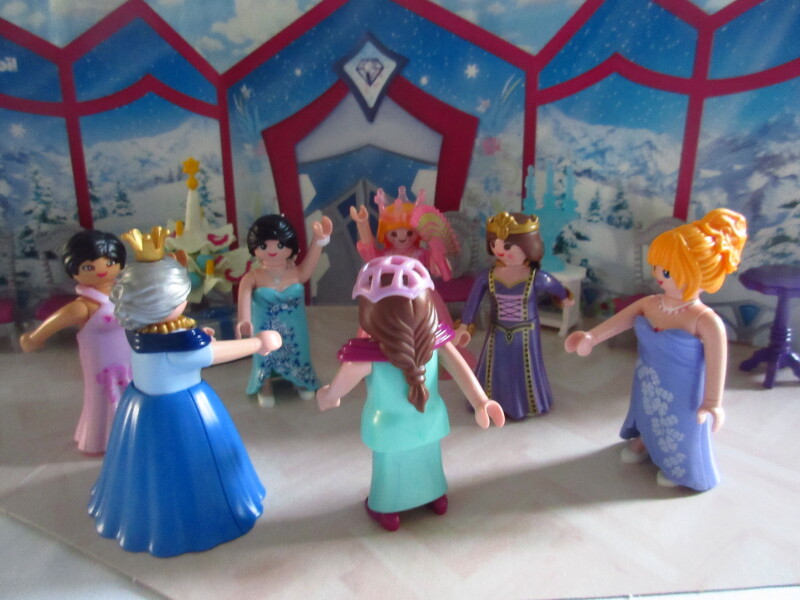 It's advent for the Playmobil people in our house...