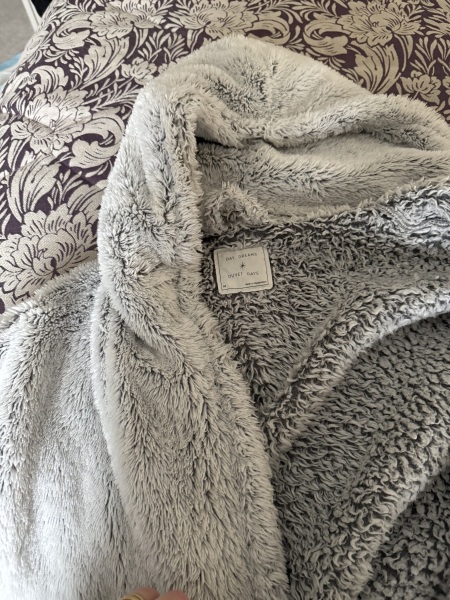 Snuggly dressing gown - not oodie