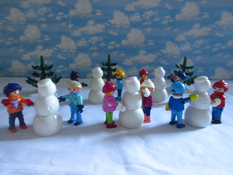 It's advent for the Playmobil people in our house...