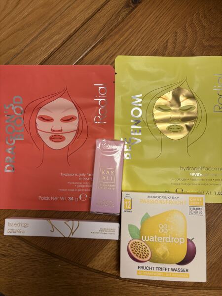 General “Waifs and Strays” Beauty Advent Calendar opening thread.