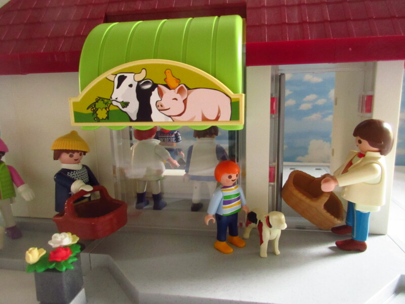 It's advent for the Playmobil people in our house...