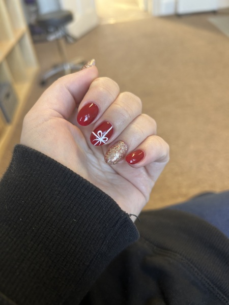 I think I'm done with glittery nails at Christmas