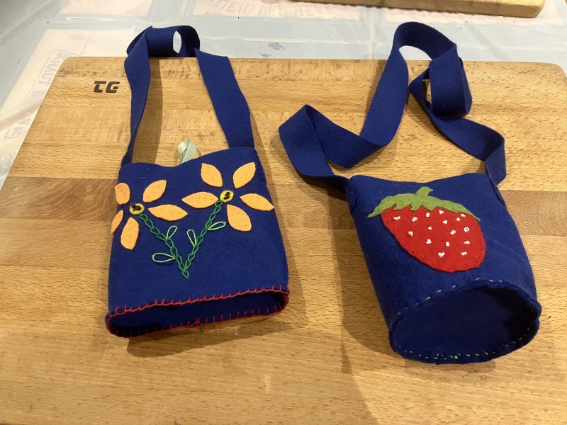 Making a felt bag with a base / gusset
