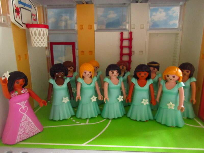 It's advent for the Playmobil people in our house...