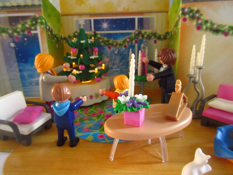 It's advent for the Playmobil people in our house...