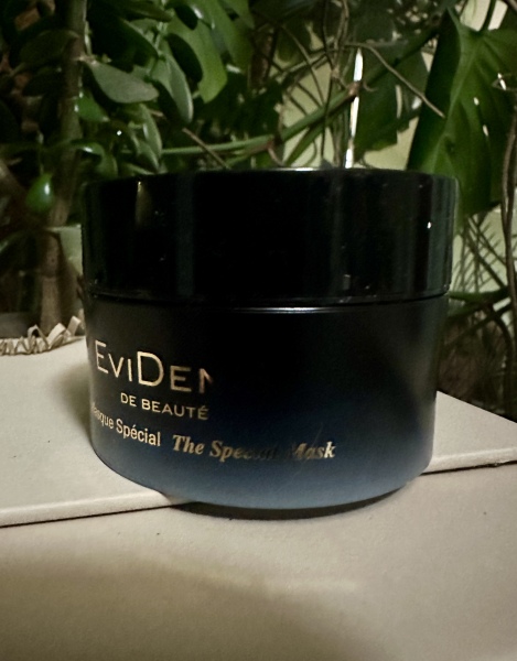 Oh Come All Ye Facials! Moisturisers and treatments! Join me for the Harrods Beauty Advent Calendar opening thread!