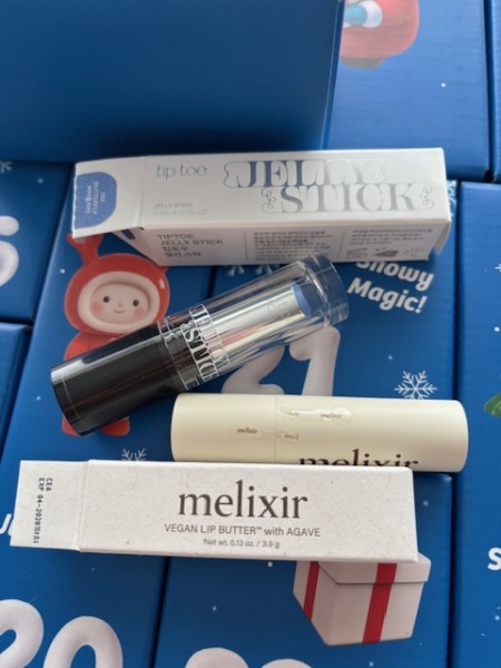 General “Waifs and Strays” Beauty Advent Calendar opening thread.