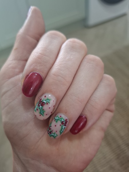 I think I'm done with glittery nails at Christmas