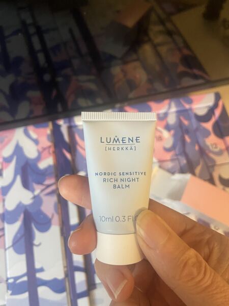 General “Waifs and Strays” Beauty Advent Calendar opening thread.