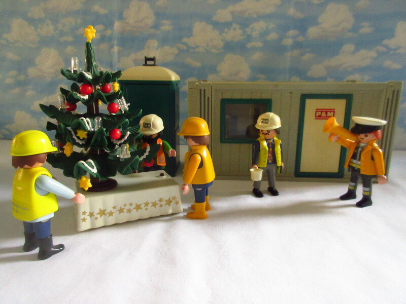 It's advent for the Playmobil people in our house...