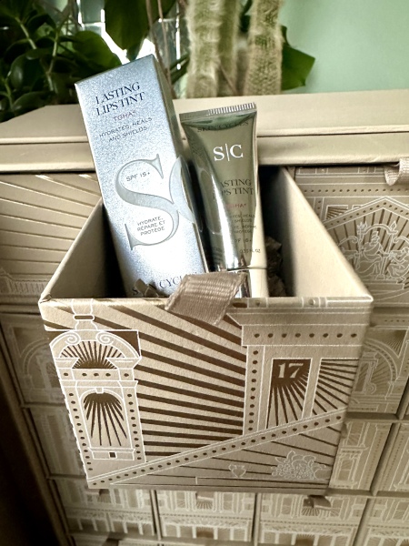 Oh Come All Ye Facials! Moisturisers and treatments! Join me for the Harrods Beauty Advent Calendar opening thread!