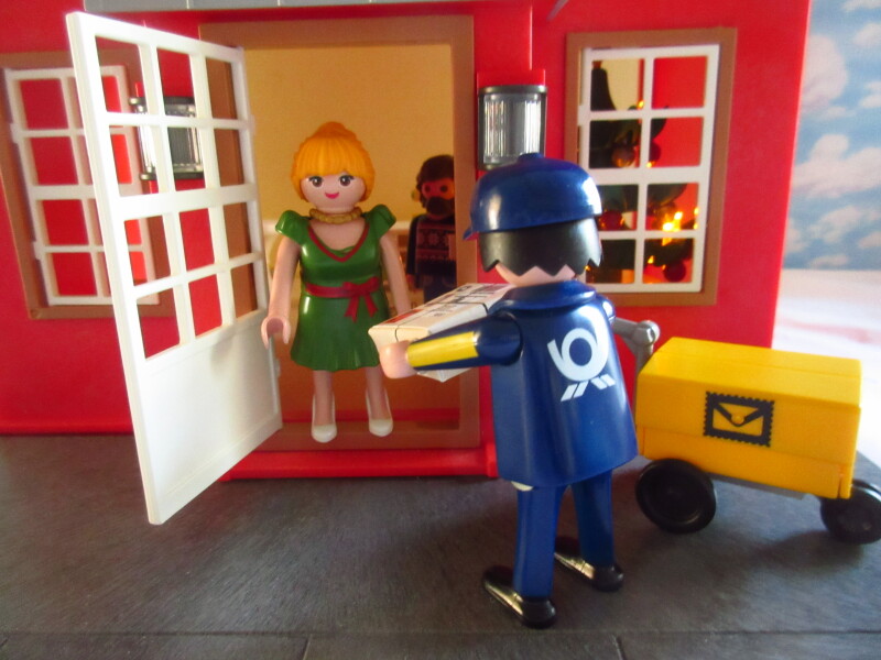 It's advent for the Playmobil people in our house...