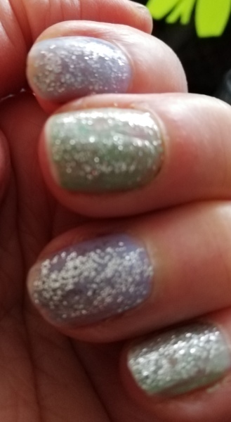 I want to see your nails!