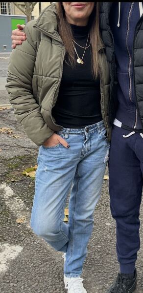 Why am I shaped like a rectangle and how should I dress? Pics included