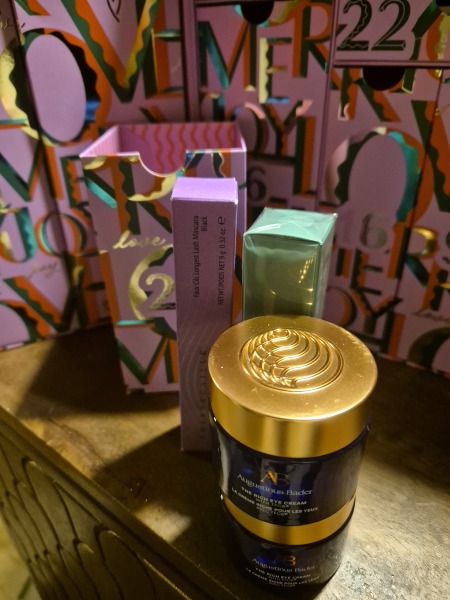 General Waifs and Strays Beauty Advent Calendar opening thread 2025 Part 2