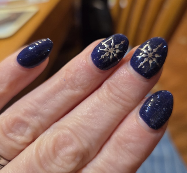 I think I'm done with glittery nails at Christmas