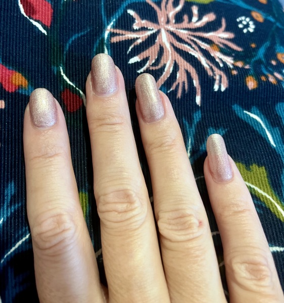 I want to see your nails!