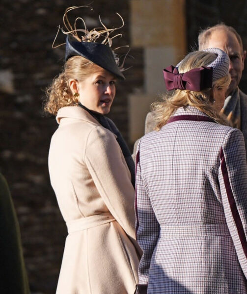 Royal Style: Hoping for Yuletide shimmer, but not too many green coats!