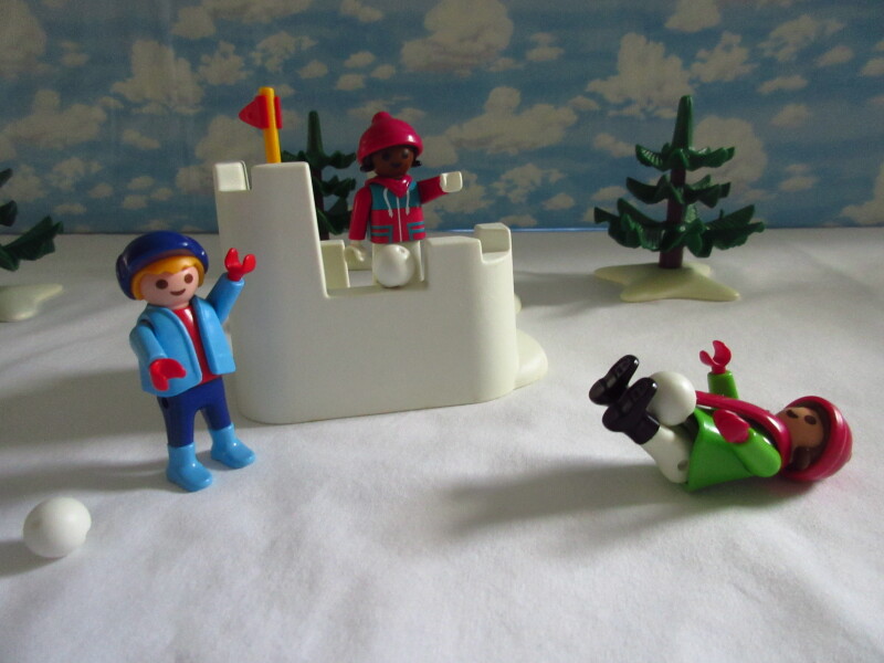 It's advent for the Playmobil people in our house...