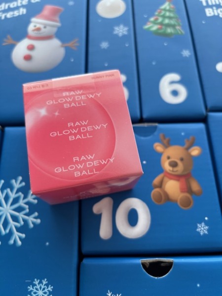 General “Waifs and Strays” Beauty Advent Calendar opening thread.