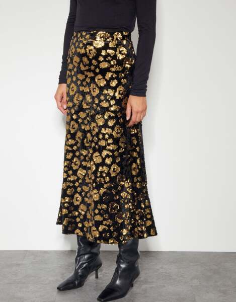 Help finding a skirt to wear to a black tie event