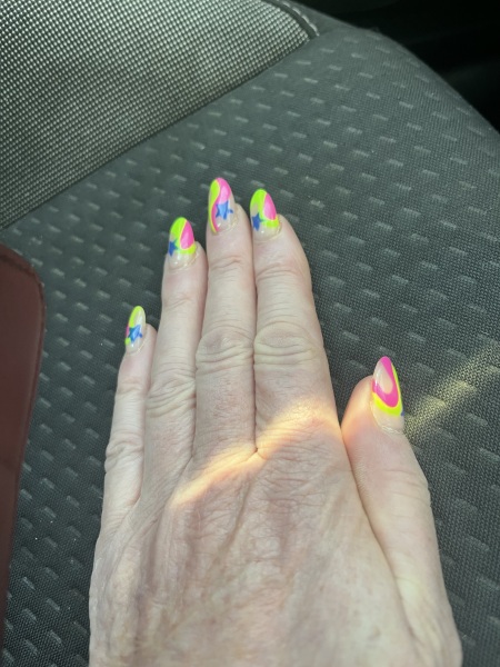 I want to see your nails!