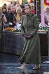 Royal Style: A Double Breasted Safari Suit? We need to discuss...