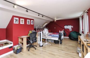 Buying a house with an occasional room and no BR